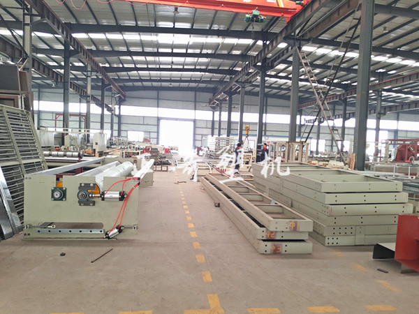 三層共擠大膜設備（bèi）在廠內試機