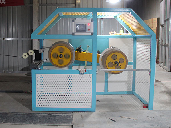 高速(sù)貼片滴灌帶生產線