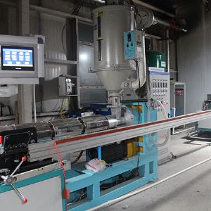 高速貼(tiē)片滴灌帶生產線